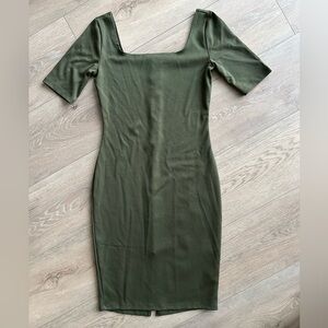 Popular Basics Green Bodycon Midi Dress Square Neck Short Sleeve Size Medium
